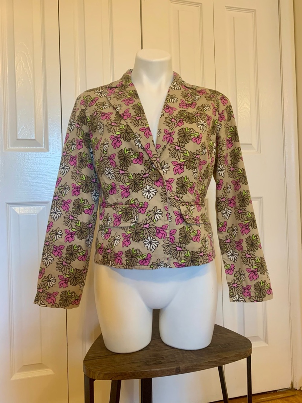 Liz Claiborne altered Floral Jean Jacket with Yellow Back Panel - Picture 3 of 12